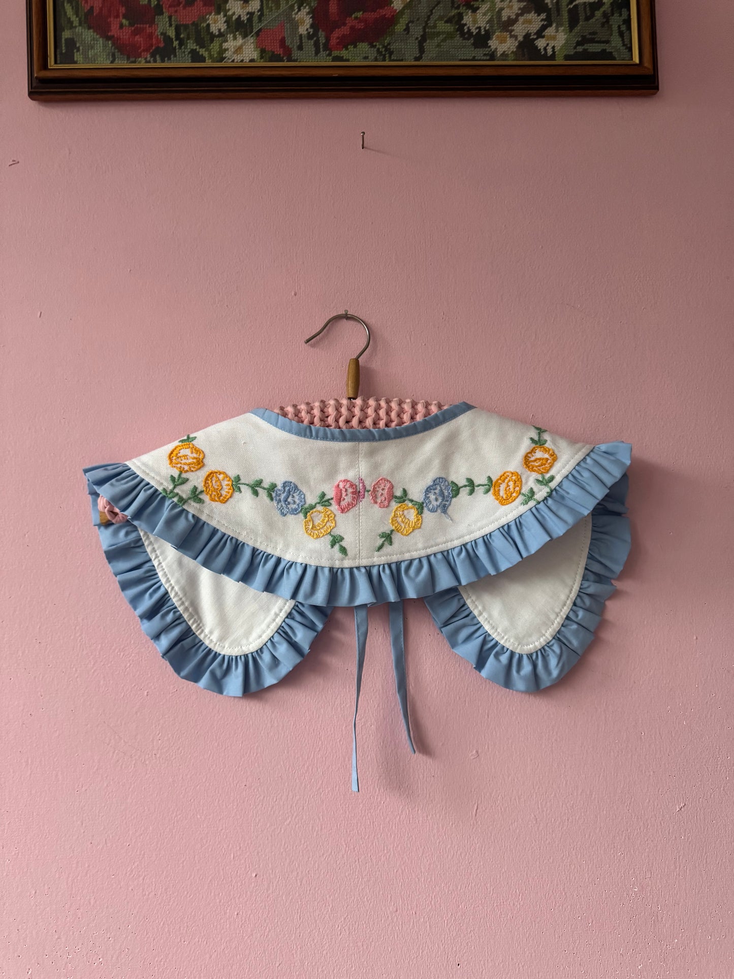 Hand embroidery floral collar with frill