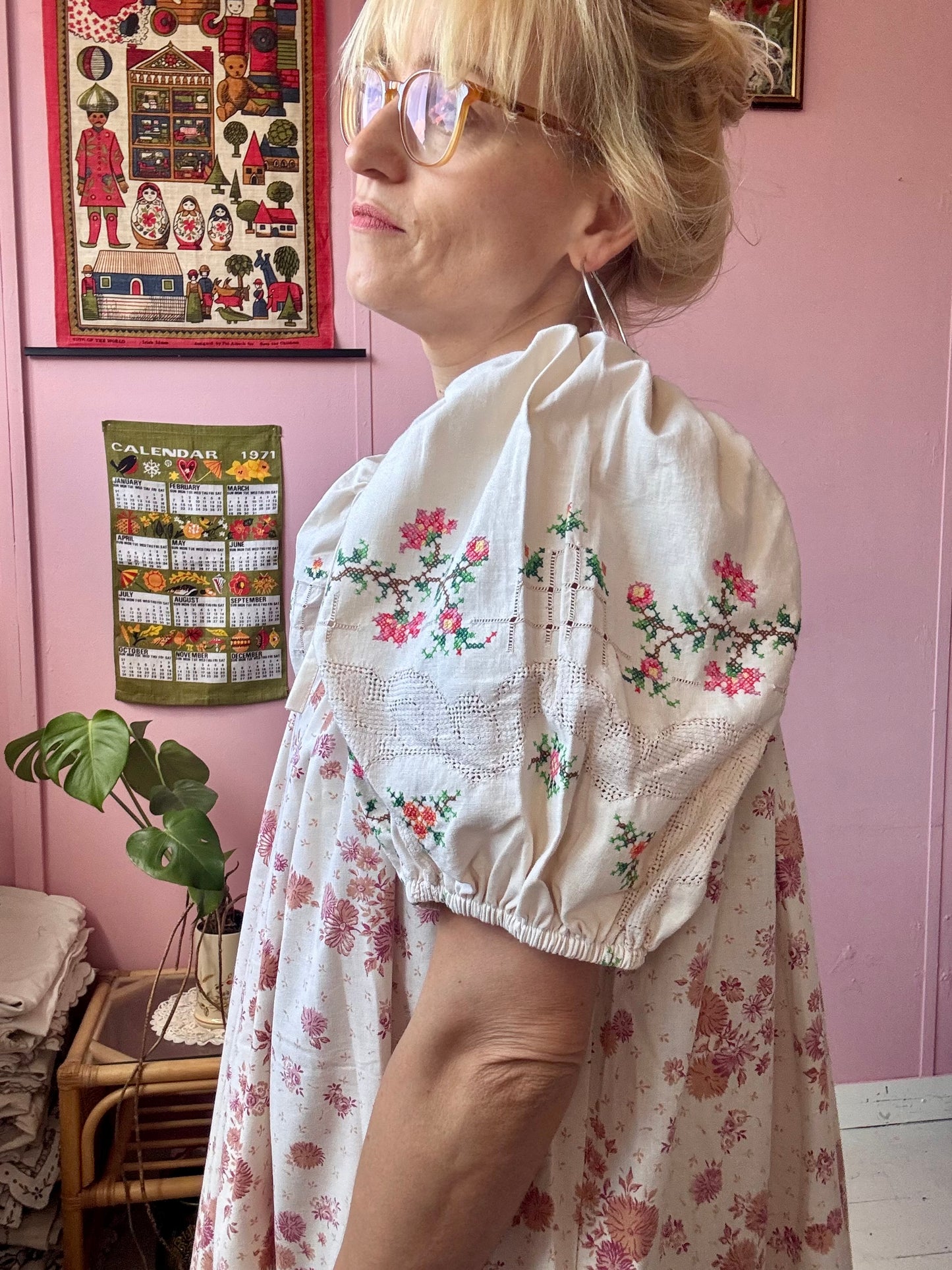 Floral and embroidery midi dres
