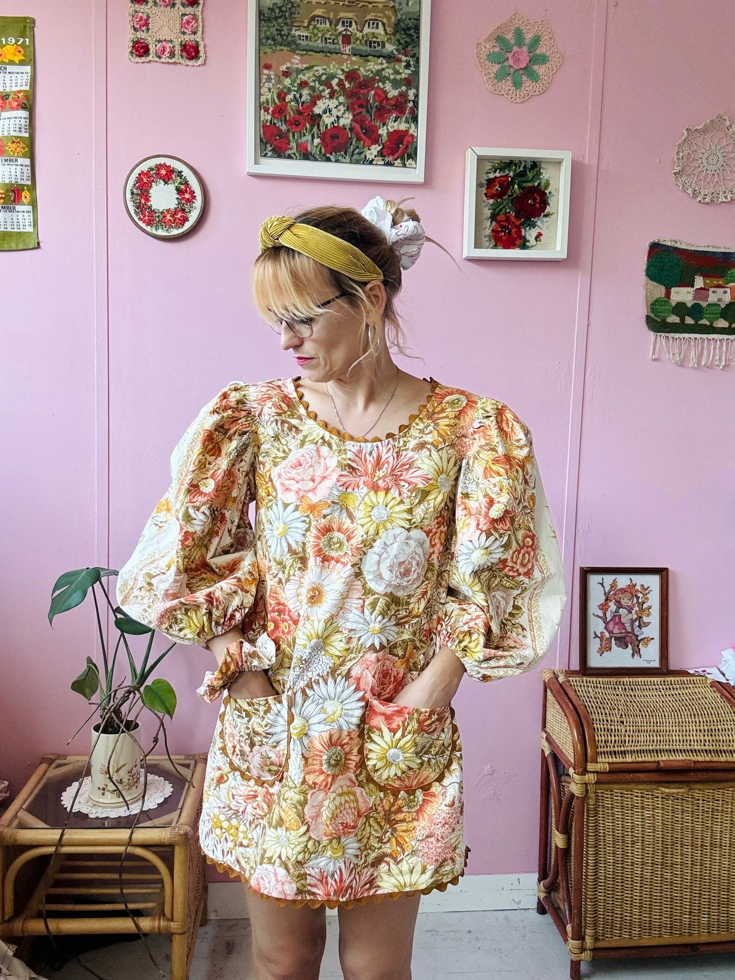 Floral mini dress with long sleeves and ric rac