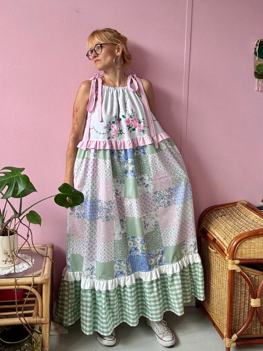 Sleeveless maxi dress with frills