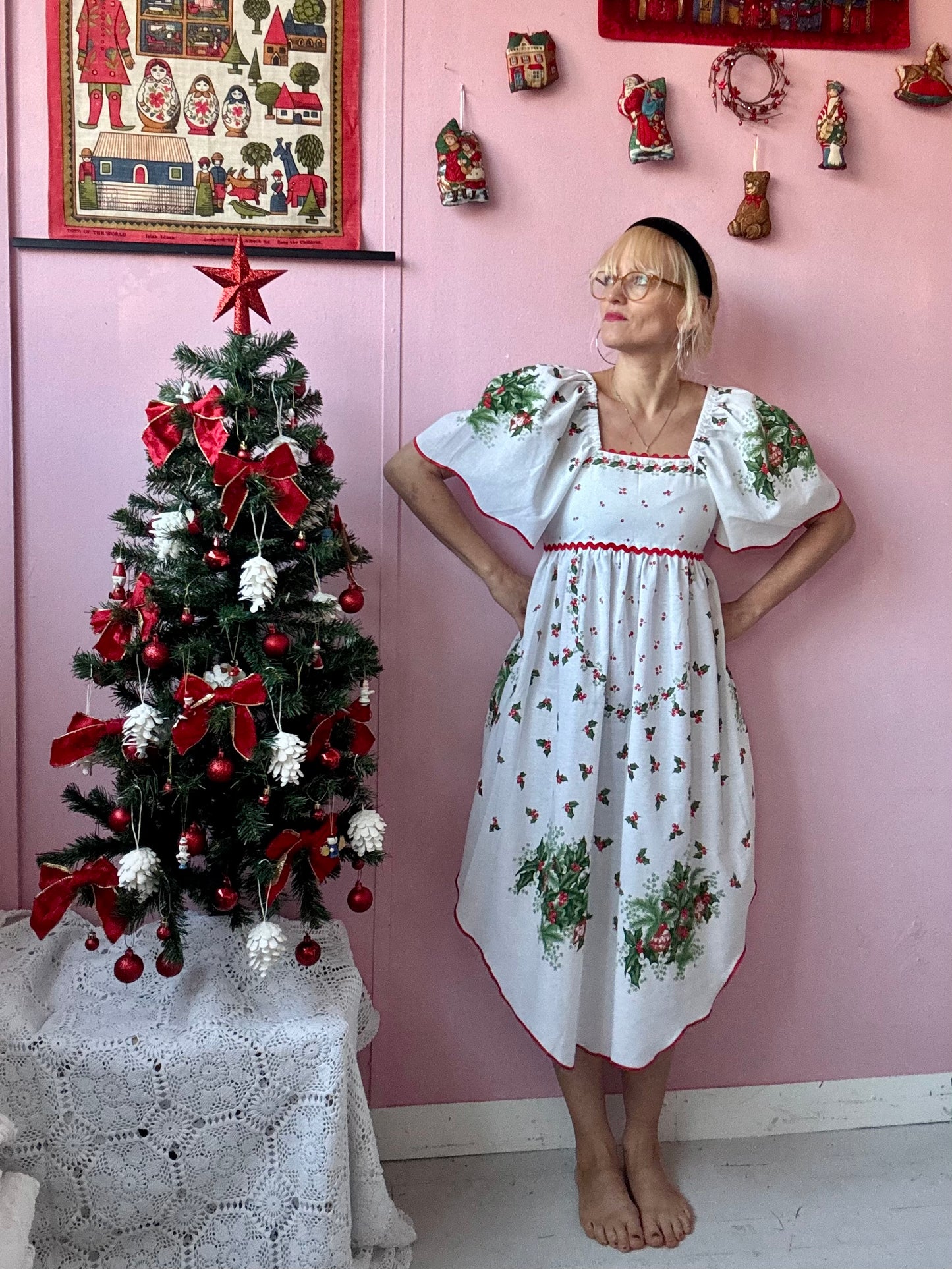 White midi dress with Christmas print