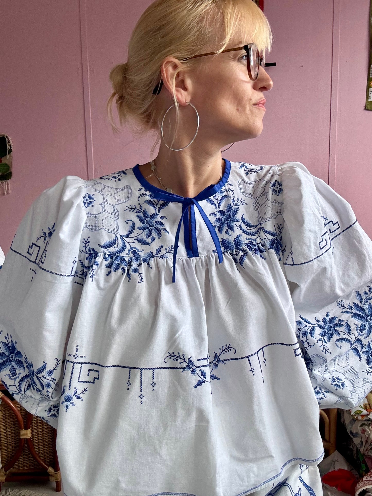 Blue embroidery blouse with long sleeves