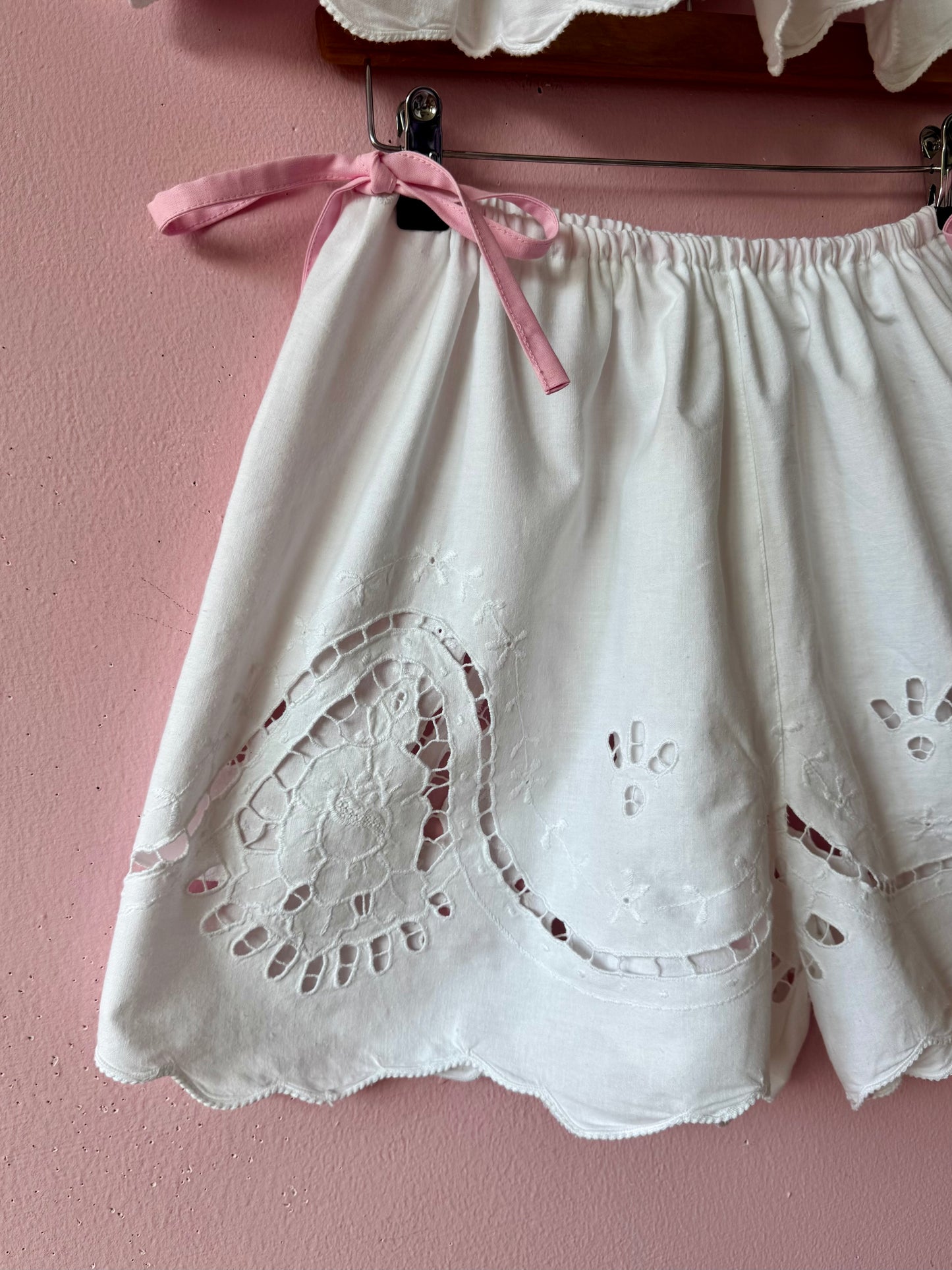 White embroidery shorts set