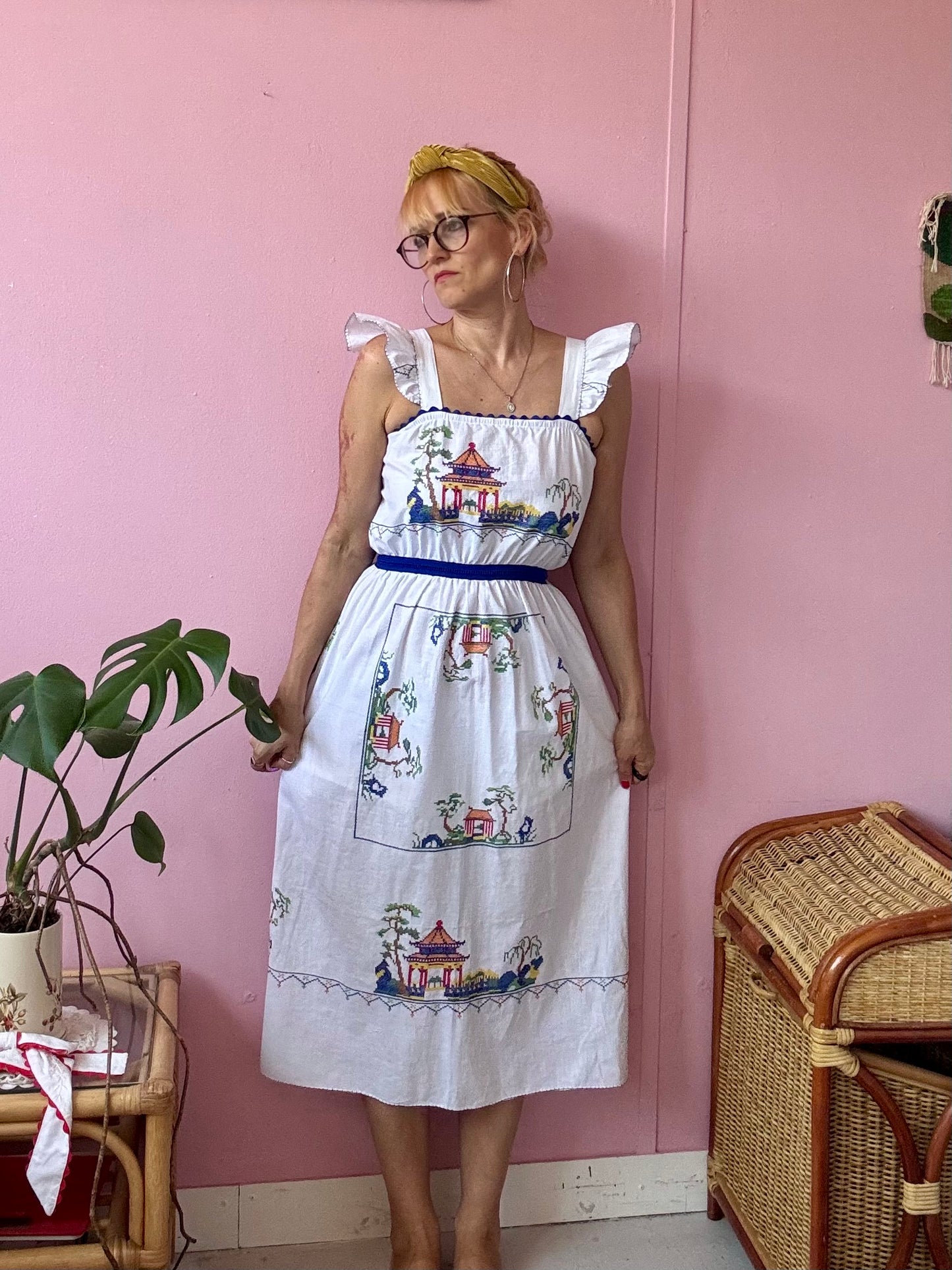 Midi dress with blue waistband