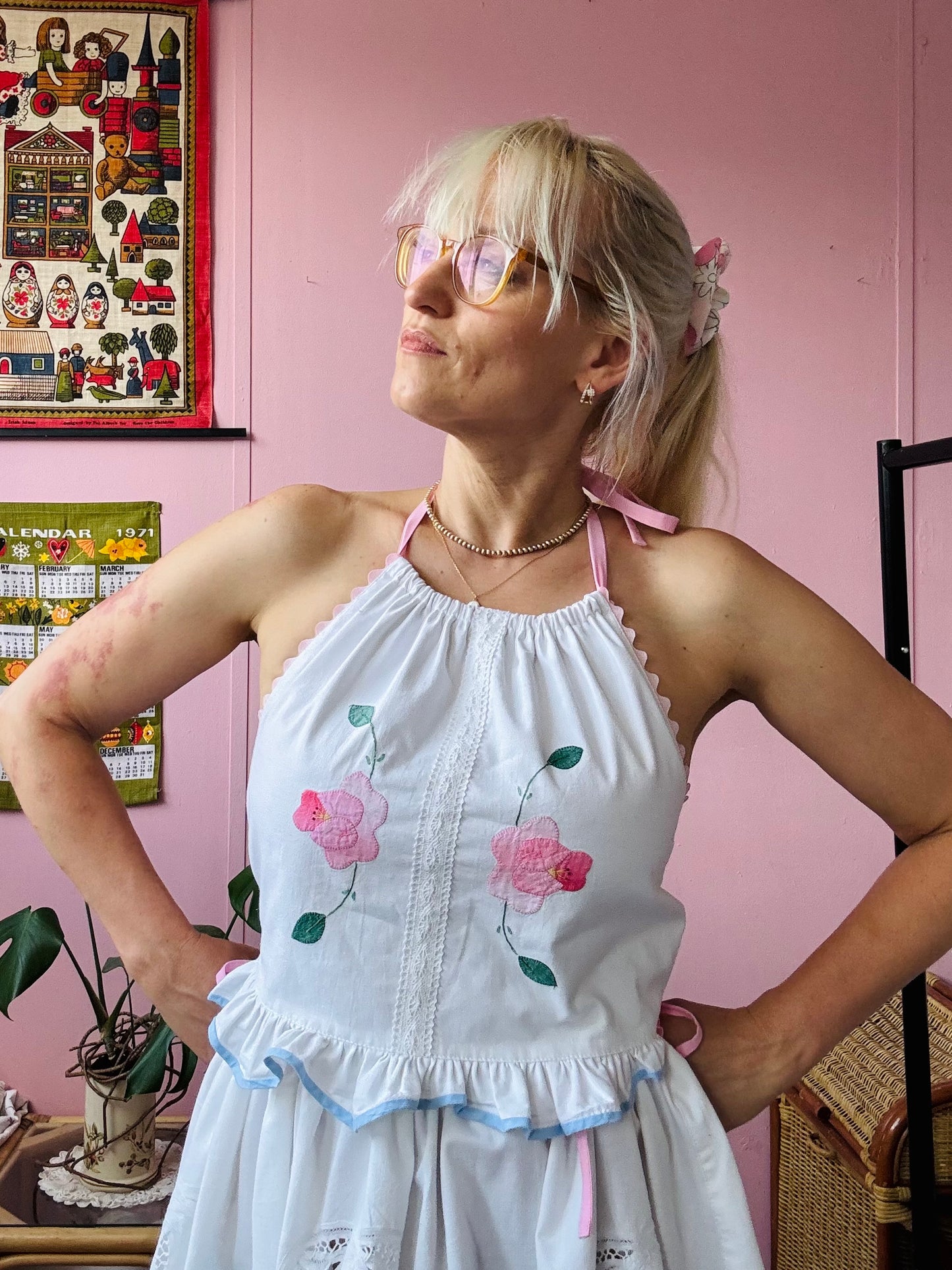 Floral appliqués skirt set